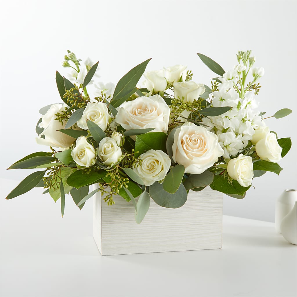 Fresh Linen Box Bouquet – L & M FLOWER SHOP, Canonsburg PA
