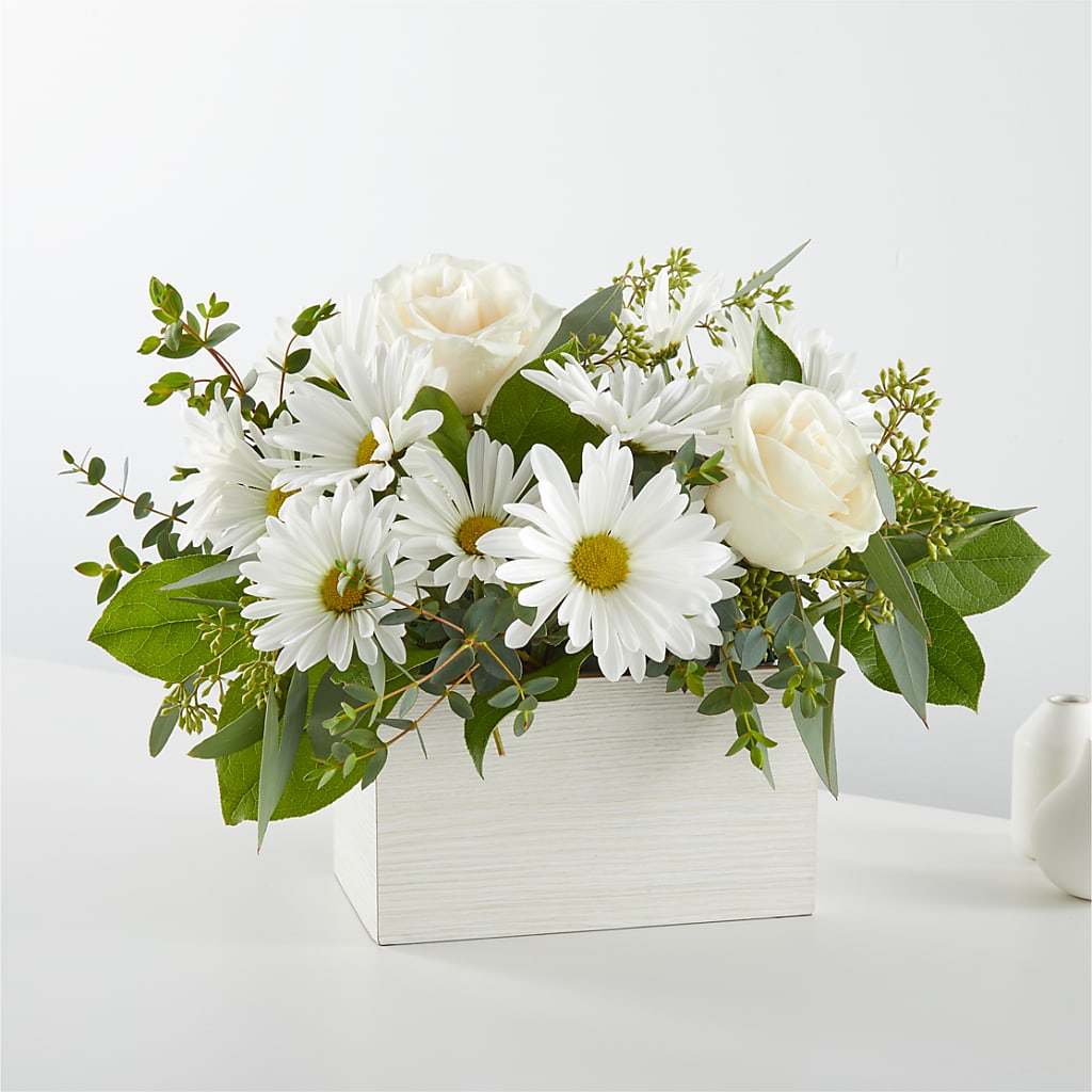 Fresh Linen Box Bouquet – L & M FLOWER SHOP, Canonsburg PA