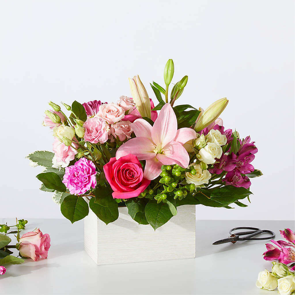 Sweetberry Box – A Florist Original – L & M FLOWER SHOP, Canonsburg PA