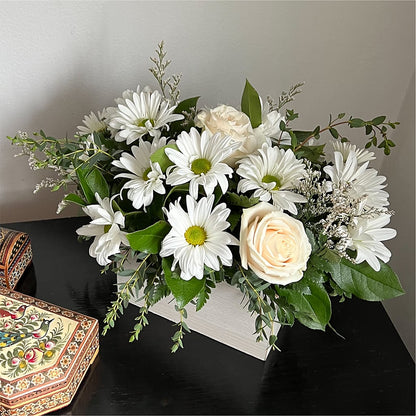 Fresh Linen Box Bouquet – L & M FLOWER SHOP, Canonsburg PA
